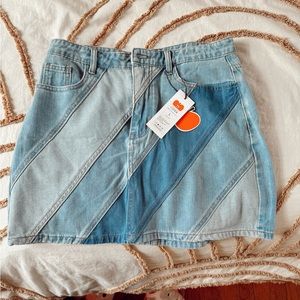 ❤️BOGO Free❤️ nwt denim skirt!